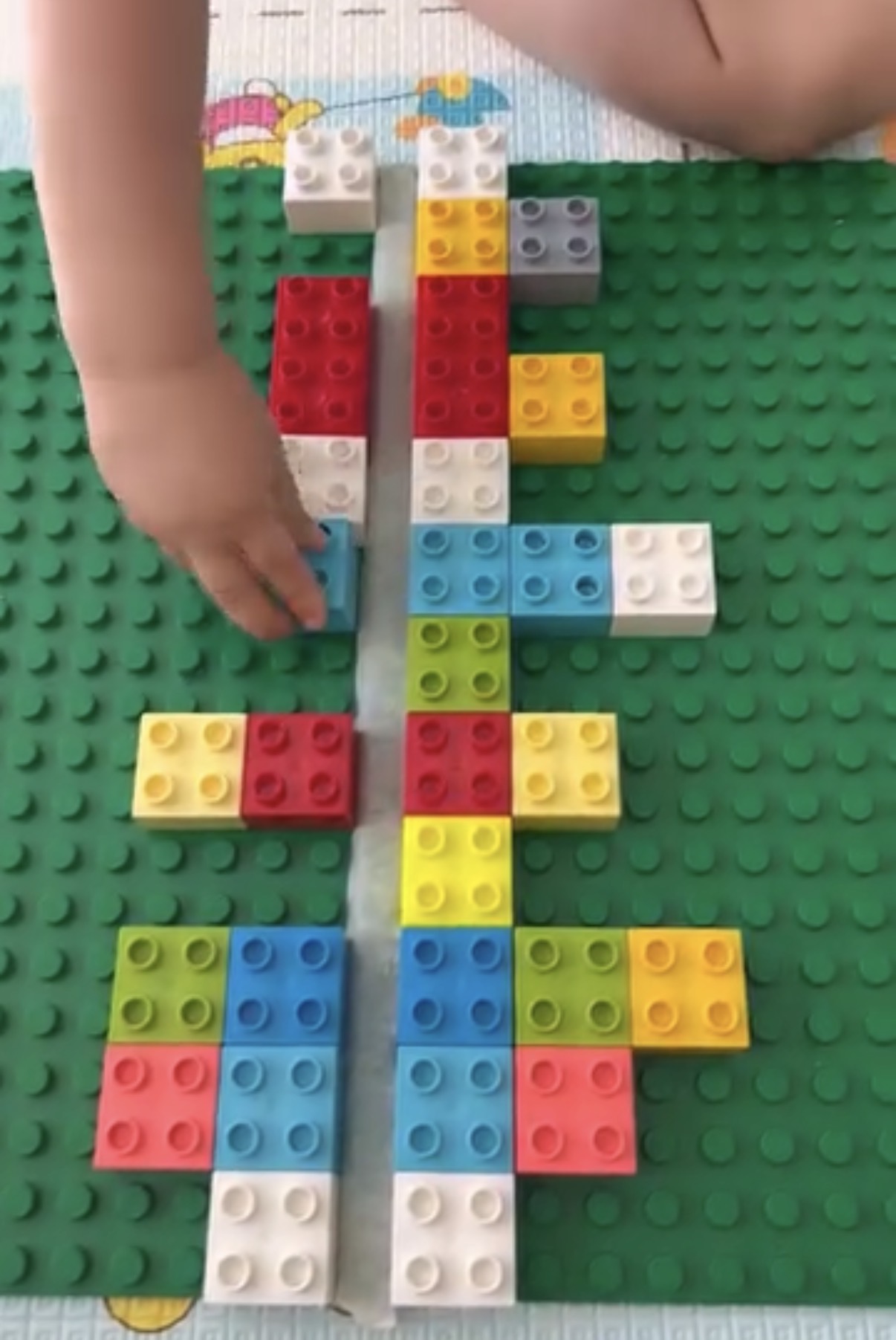 LEGO-симетрія