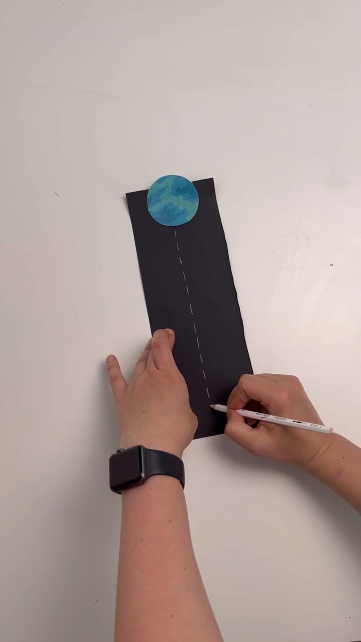 Ракета летить до планет: вирізаємо космічні траси